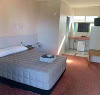 The Royal Motel - Travel Search