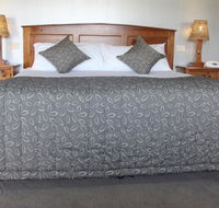 The Saltbush Motor Inn - Travel Agents