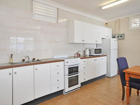 The Studio On The Lake @ Fishing Point, Lake Macquarie - Honestly Put The Line In And Catch Fish - Travel Agents 3