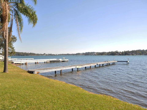 The Studio On The Lake @ Fishing Point, Lake Macquarie - Honestly Put The Line In And Catch Fish - Travel Agents 0