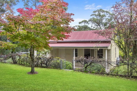 THE TEACHERS COTTAGE - Tourism Guide 3