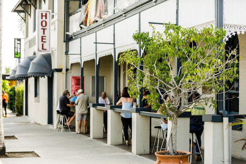 The Waterloo Bay Hotel - Tourism Guide 1