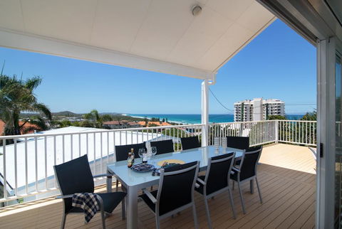The White House - Central Coolum With Spectacular Ocean Views And WiFi - Travel Search 3