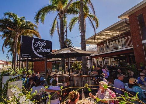 Thirroul Beach Motel - Travel Search 1