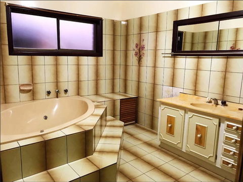 Thomastown Antique House En-suite Room - Travel Search 1