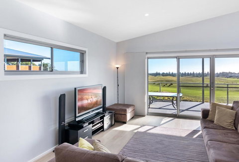 Time Away - 50 Turnberry Drive - Travel Agents 1