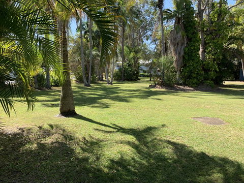Tin Can Bay Motel - Travel Search 3