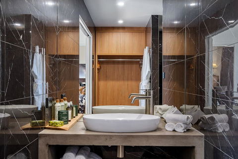 Tinderbox Retreat - Travel Search 2