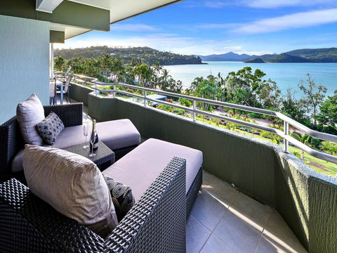 Top Floor Hibiscus Apartment 208 - Travel Search 2