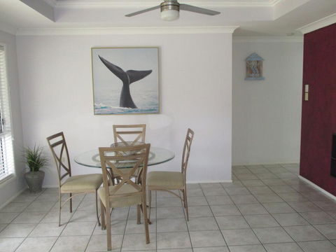 Torquay Beach Holiday House - Travel Search 1