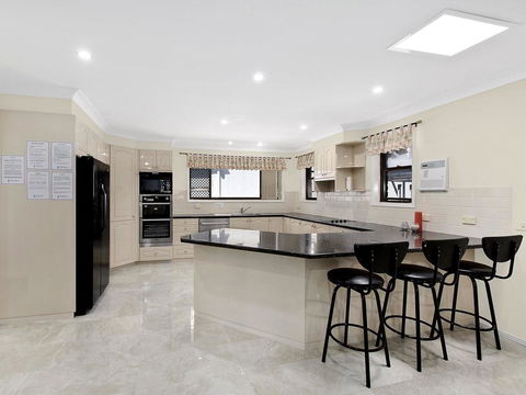 Toukley Waterfront House - Travel Search 3