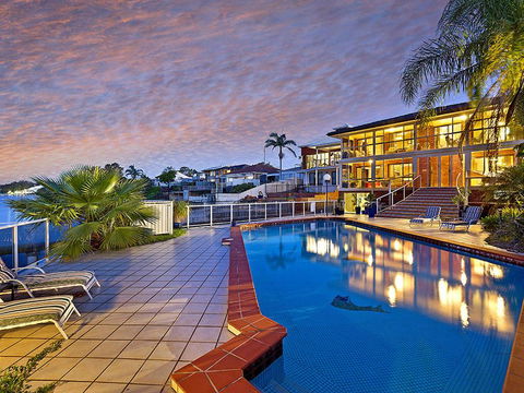 Toukley Waterfront House - Travel Search 0