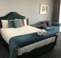 Town  Country Motor Inn - Cruises Travel