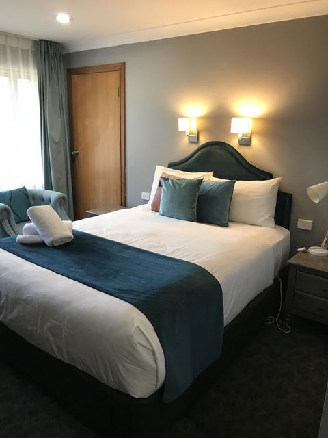 Town & Country Motor Inn - Cruises Travel 2