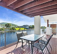 Townhouse on the Canal - Travel Search