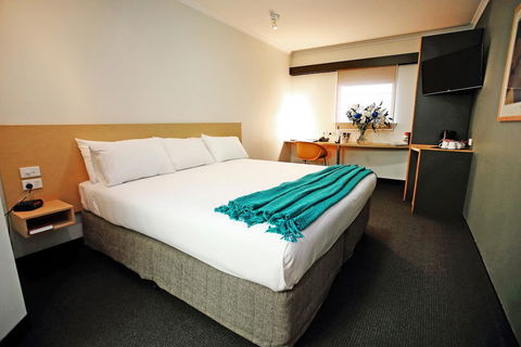 Townsville Central Hotel - Cruises Travel 1