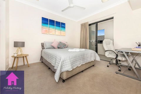 Townsville Luxury Spacious Apt 3 BR-2BTH Pools - Cruises Travel 2