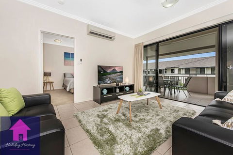 Townsville Luxury Spacious Apt 3 BR-2BTH Pools - Cruises Travel 1