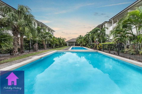 Townsville Luxury Spacious Apt 3 BR-2BTH Pools - Cruises Travel 0