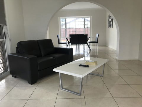 Townsville Wistaria Spacious Home - Travel Search 1