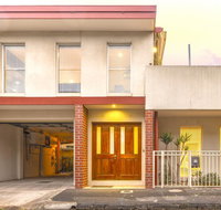 Tranquil Townhouse in Port Melbourne - Tourism Guide