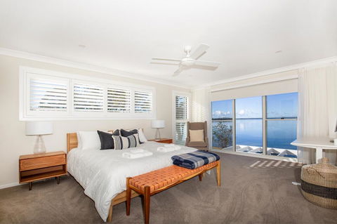 Tranquility Absolute Waterfront - Pet Friendly - 10 Mins To Hyams Beach - Cruises Travel 3
