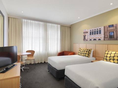 Travelodge Hotel Sydney Martin Place - Tourism Guide 1