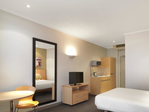 Travelodge Hotel Sydney Martin Place - Tourism Guide 3