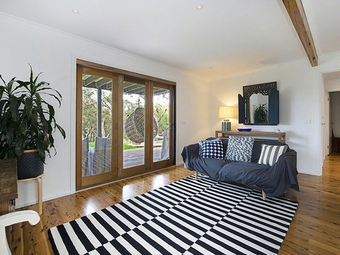 Treetops - Travel Agents 1