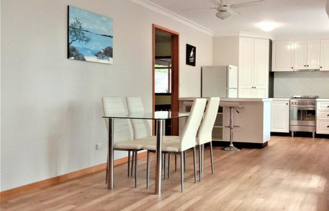 Treetops Hideaway - Travel Agents 2