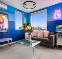 Trendy And Central One Bed Apartment With Views - Tourism Guide