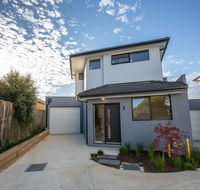 Trendy sweet home 4BedsBlackburn South - Travel Search