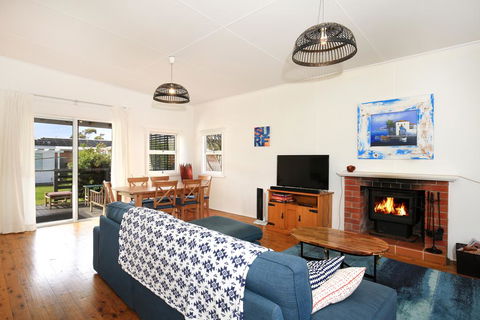 Triangulo @ Culburra - Pet Friendly - 2 Mins To Beach - Cruises Travel 0