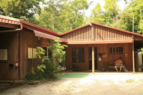 Tropical Bliss Bed And Breakfast - Travel Search 0