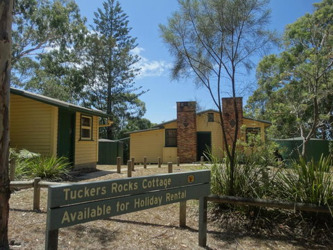 Tuckers Rocks Cottage - Tourism Guide 1