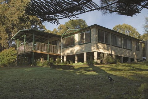 Tuckers Rocks Cottage - Tourism Guide 0