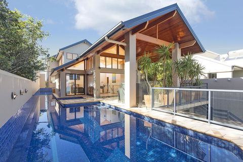 Tugun Lookout - Travel Agents 2