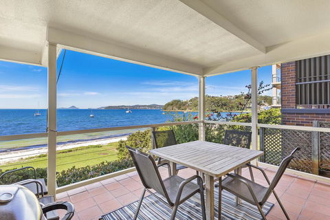 Tuscan Waterfront, Unit 1/213 Soldiers Point Road - Travel Search 0