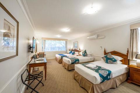Twin Towers Inn - Cruises Travel 1