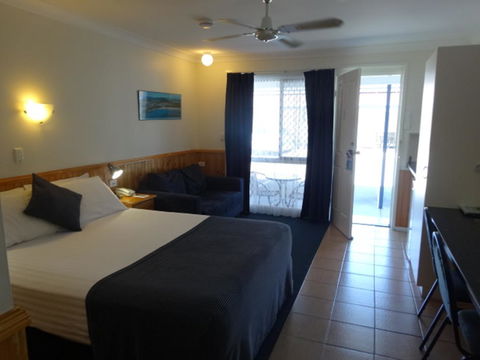 Twin Towns Motel - Cruises Travel 1