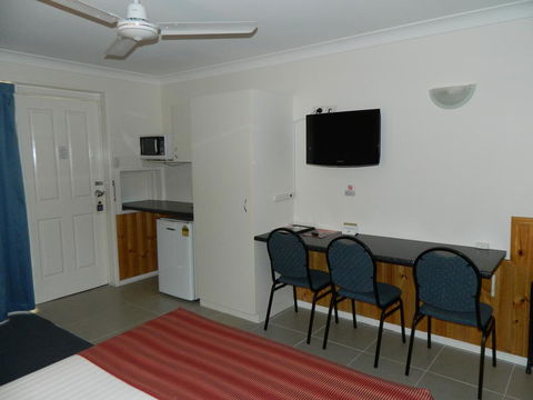 Twin Towns Motel - Cruises Travel 2