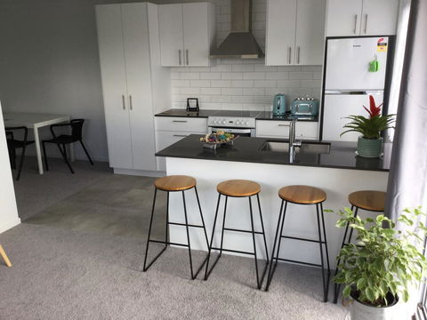 Two Bedroom Guesthouse Bundall - Travel Search 0