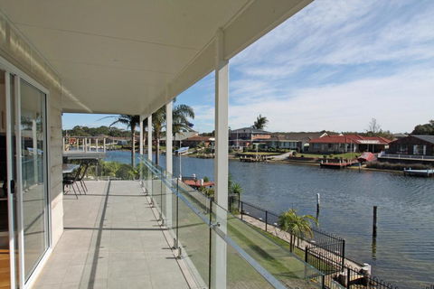 Unbeatable Waterfront Location - Cruises Travel 1