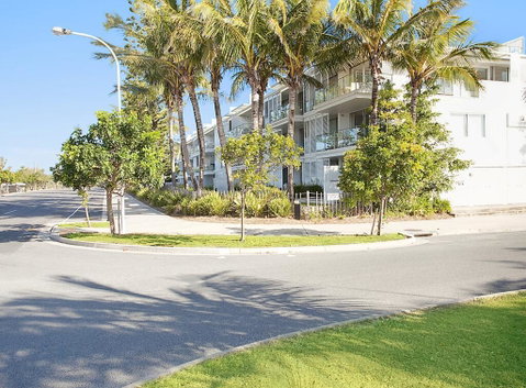 Unit 101 Plantation Resort - Rainbow Beach, Plantation Resort, Second Floor, Aircon, Pool, Spa - Tourism Guide 0