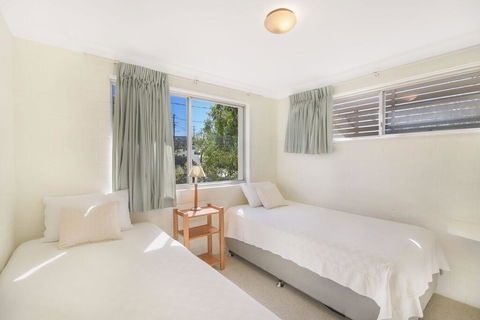 Unit 3 At 4 Pelican Street, Peregian Beach, Noosa Shire - Travel Search 2