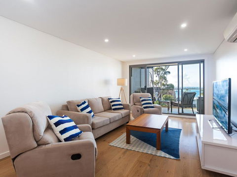 Unit 301 'The Shoal' 6-8 Bullecourt Street - Air Con, Walking To Local Shops & Beach - Cruises Travel 2