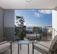 Unit 301 'The Shoal' 6-8 Bullecourt Street - Air con walking to local shops  beach - Cruises Travel