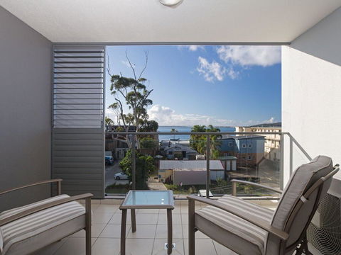 Unit 301 'The Shoal' 6-8 Bullecourt Street - Air Con, Walking To Local Shops & Beach - Cruises Travel 0