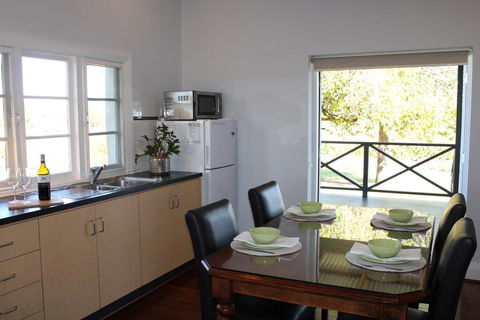 Upper Reach Spa Cottage - Travel Search 3