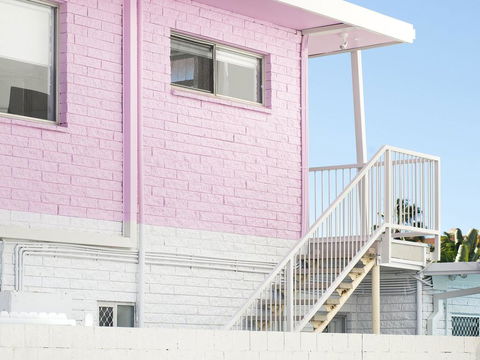 Ventura Beach Motel 2 Bed Poolside - Unit 4 - Tourism Guide 3